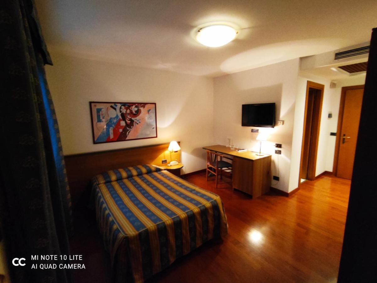 Vigonovo  Hotel Luna מראה חיצוני תמונה